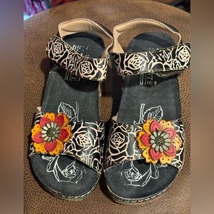 FINALPRICE🔥Sprig step L,artistes girls sandal wedge black very pretty 🖤❤️